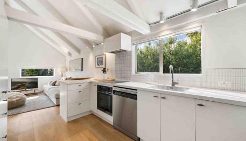 Lake and Mountain Views - 2 Living Areas - Sleeps 8