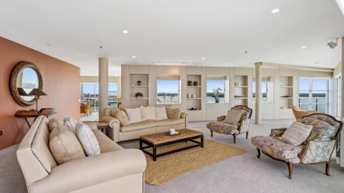 Unrivalled 3 Bed Residence Epic Harbour Views