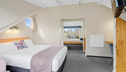 Cottage Mews Motel