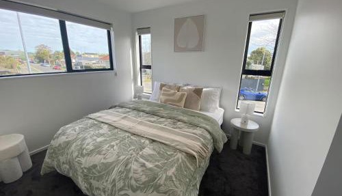 Christchurch Riccarton Brandnew Townhouse - Near Westfield Mall - Free Parking & Kitchen