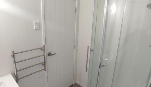Quiet 40m Studio - Kitchen, Washer, AC, Work Desk