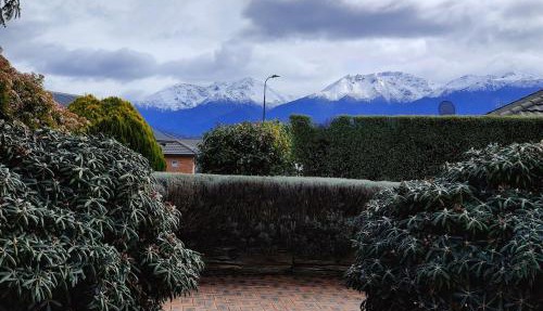 Mountain Views on Matai