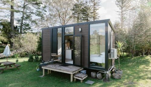 Golden Valley Retreat by Tiny Away