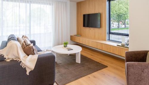 Spacious 3-Bedroom City Retreat with Garage