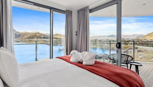 Sunlit Serenity Lakefront Apartment