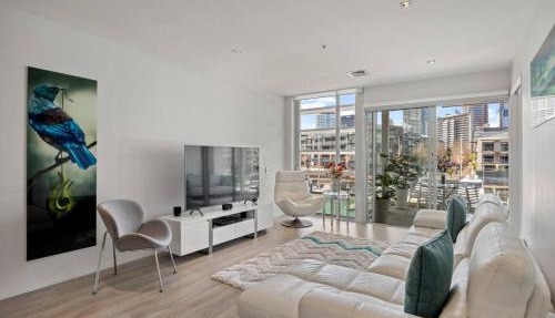 QV Stays Waterfront Grandeur at Lighter Quay