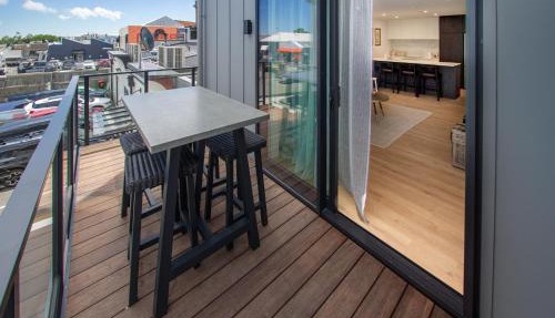 Modern Suite on St Asaph Street with Parking