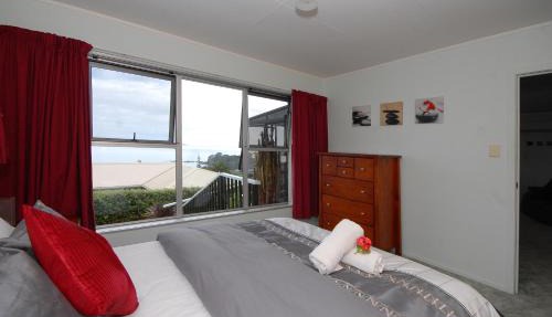 Coopers Beach home with stunning views