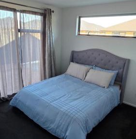 Luxury Family Friendly 4 Bed in Wigram