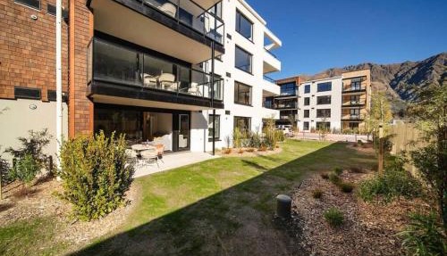 Mara Apartment at the base of Coronet Peak