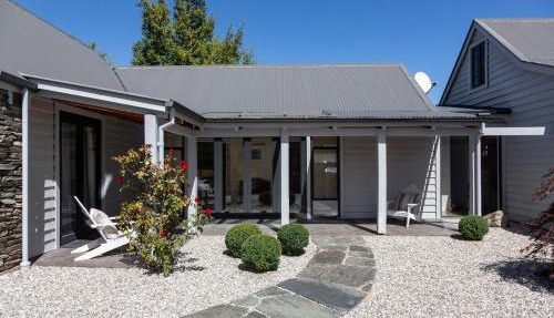 Taramea Arrowtown by Sotheby's Luxury Rental Homes