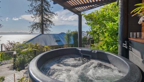 Bangalow Bach - Views, Hot Tub, Sauna & Cold Plunge
