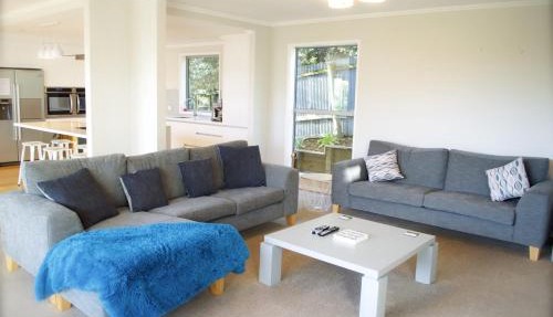 Magic on Molesworth - 5BR townhouse near CBD