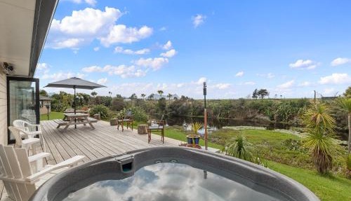 Home Away From Home - Ruakaka Escape