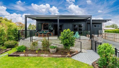 Scannell Grove - Lake Taupo Holiday Home