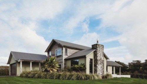 Serenity Lodge Getaway - with river views