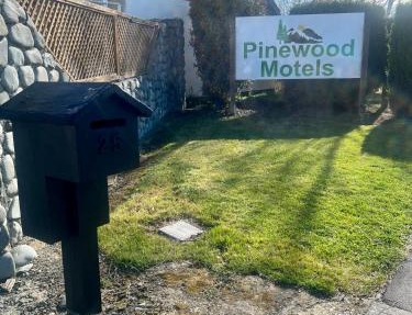 Pinewood Motels