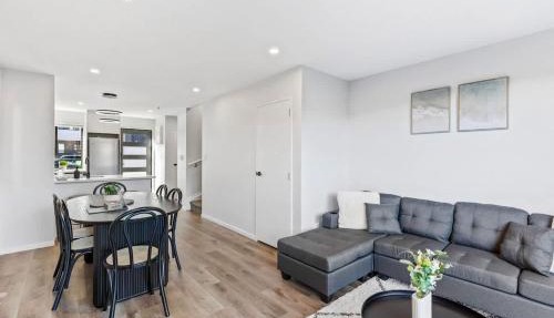 4BR Townhouse Perfect for Families I Zodiak Stay