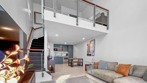 Parnell Escape l Enormous Loft Apartment l Shops