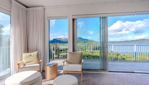 Boat Shed Bay - Stunning Lake Tarawera Views