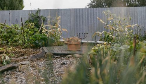 Country Garden Retreat by Tiny Away