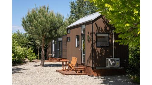 Tiny Away Benger Garden 1 by Tiny Away
