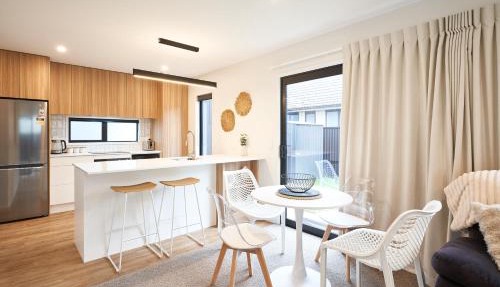 Newly built unit in St Kilda Modern amenities