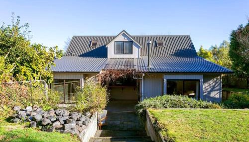 Shepherds Retreat - Cozy Group Stay With Air Con and Outdoor Dining
