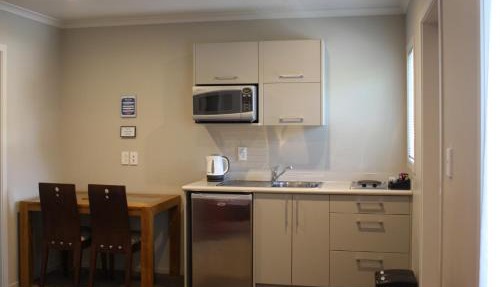 Albert Court Motor Lodge