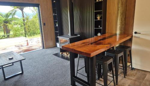 Modern Comfort in Collingwood - Brand New Holiday Home