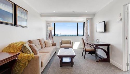 Luxurious Apt 1BR Free Carpark Gym 19th Floor