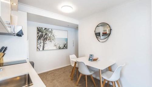 Central 3BR Full Kitchen & Amenities Zodiak Stays