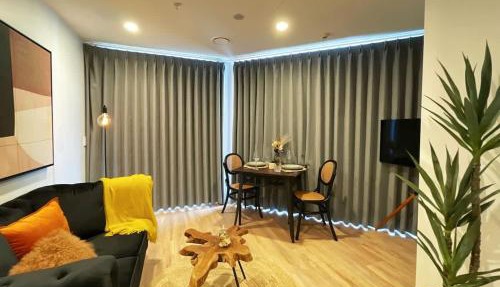 Parkside Air-con Studio on Queen St - Pool & Gym