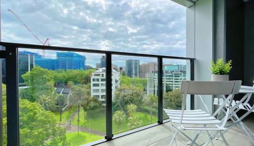 Incredible Park & SkyTower View - Free Parking & AC