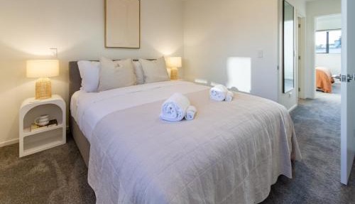 Garden City Getaway 4 Bed & Sofa Beds