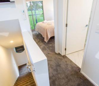 2 Bedrooms overlooking Park - Exquisite Views