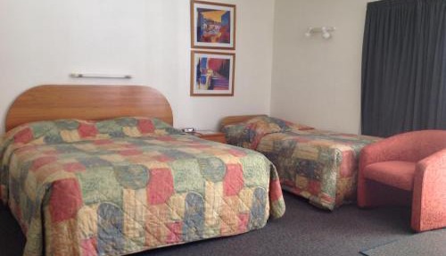 Breeze Motels