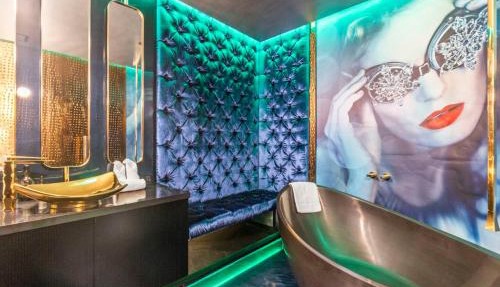 Exclusive Urban Apartment Entire Floor Hot Tub