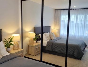 Inner City 2 Bedroom Unit - Close to Hospitals and CBD
