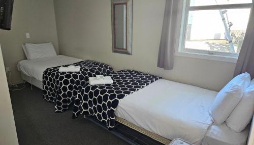 FatOwl Motel, Bar & Eatery