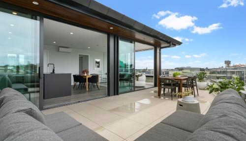 Enfield Sky - Brand New Luxury Penthouse