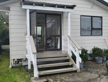 Orewa Cute, Cosy Cottage on Centreway!