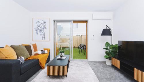 1 bed Central City Deluxe w/carpark