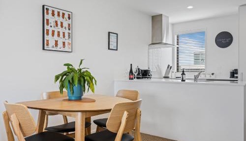 Central City 2BR Apartment Balcony & Parking