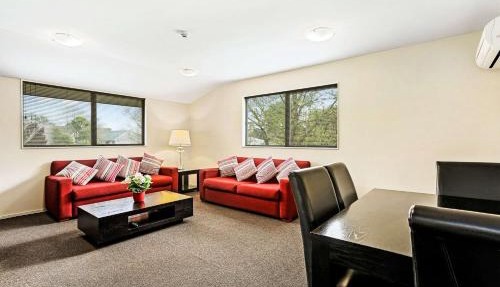 Quality Suites Amore
