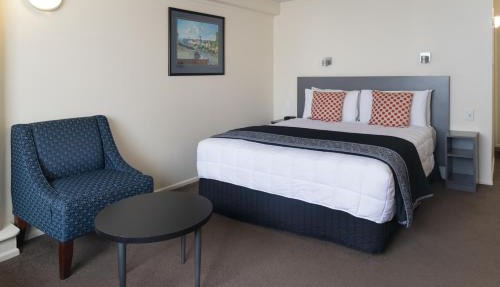West Plaza Hotel