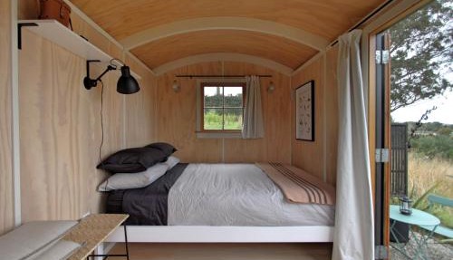 The Bird Hide - rustic luxury by the water