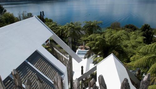 te Whare -Lake Tarawera tree-top nest