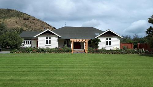 Hurunui Homestead Bed and Breakfast