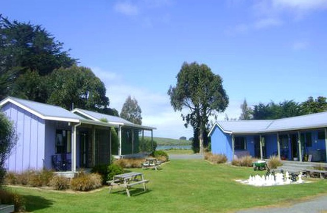 Warm Holiday Cabin for Four on Catlins Coast in Otago, New Zealand